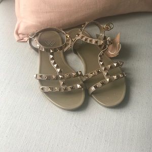 Rockstud gladiator Jelly Sandals Nude 5